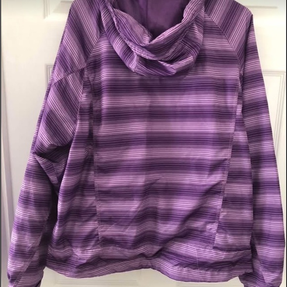Size XL Lightweight Windbreaker Women's Purple Jacket - Picture 5 of 6